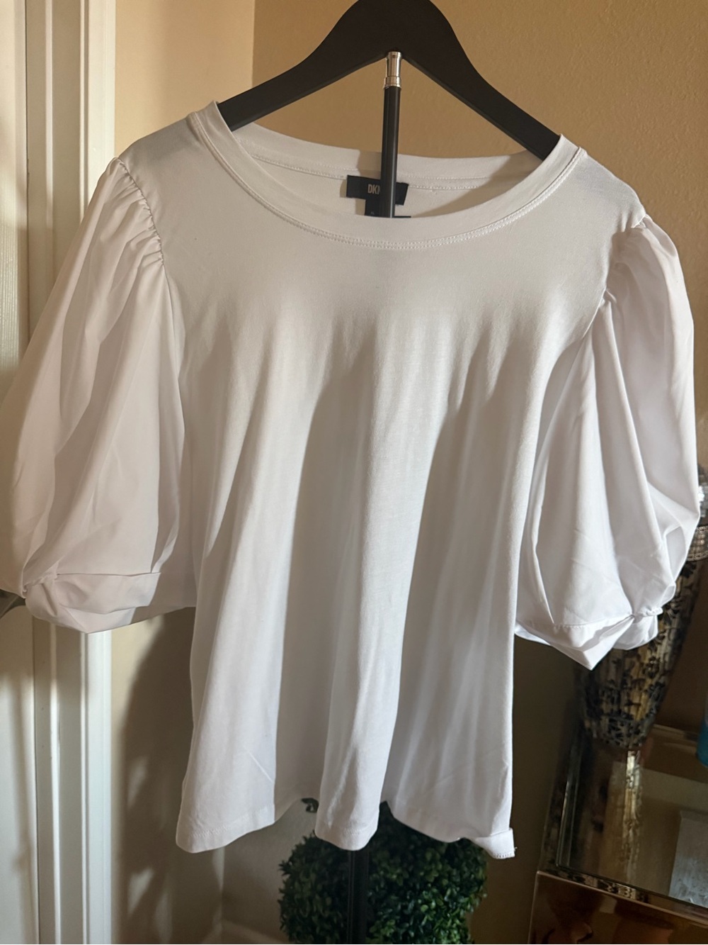 Dkny White Puff Sleeve Crewneck Tee